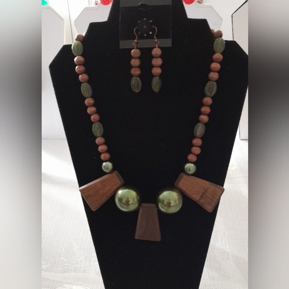 Wooden and army green necklace and earrings set